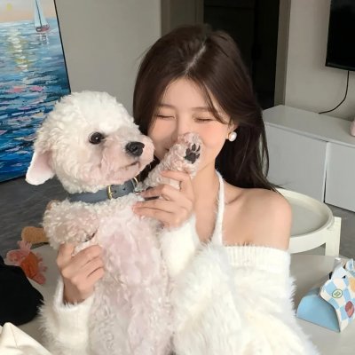 属于她们的片刻
